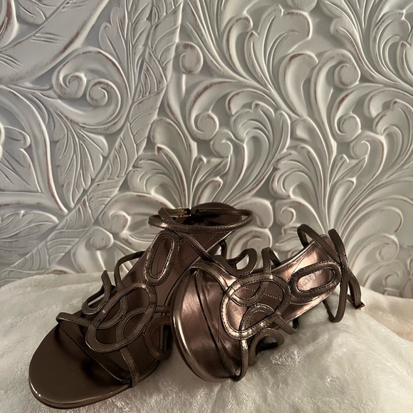 Bisou Bisou metallic strappy sandals - Picture 6 of 8